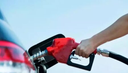 25 Nisan 2026 akaryakıt fiyatları: Motorin 72 TL’yi geçti mi, benzin ve LPG kaç TL oldu?