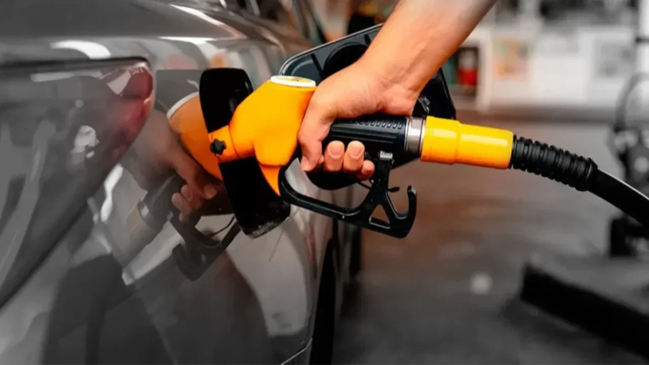 4 Mayıs 2026 güncel akaryakıt fiyatları: Benzin ve motorin litre fiyatı ne kadar oldu?