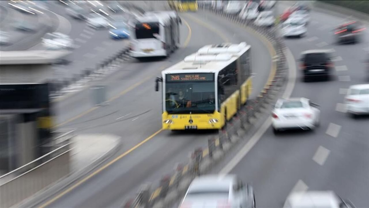 İstanbul Fatih metrobüs arızası nedir, seferler neden aksadı?