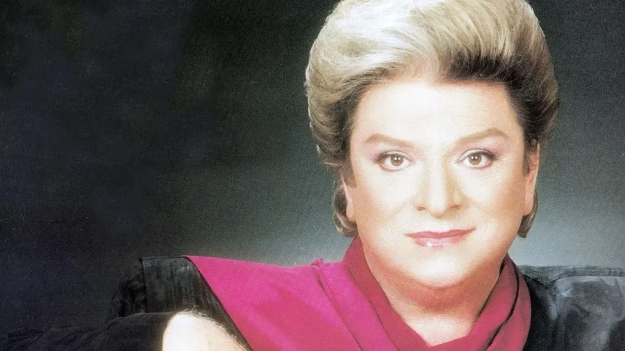 Zeki Müren kimdir, kaç yaşında vefat etti, nereli, eserleri nelerdir?
