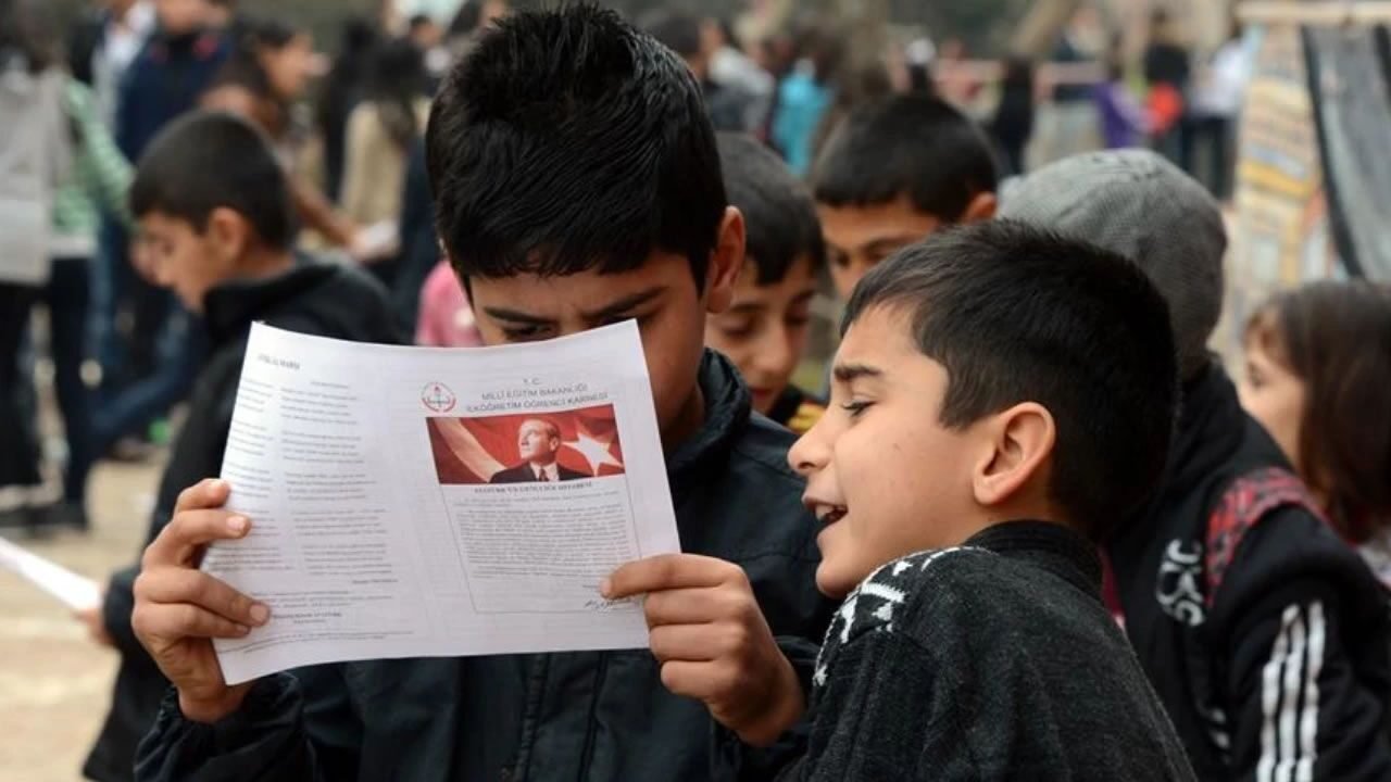 26 Haziran karne dağıtım saati: Okullarda karneler saat kaçta verilecek?