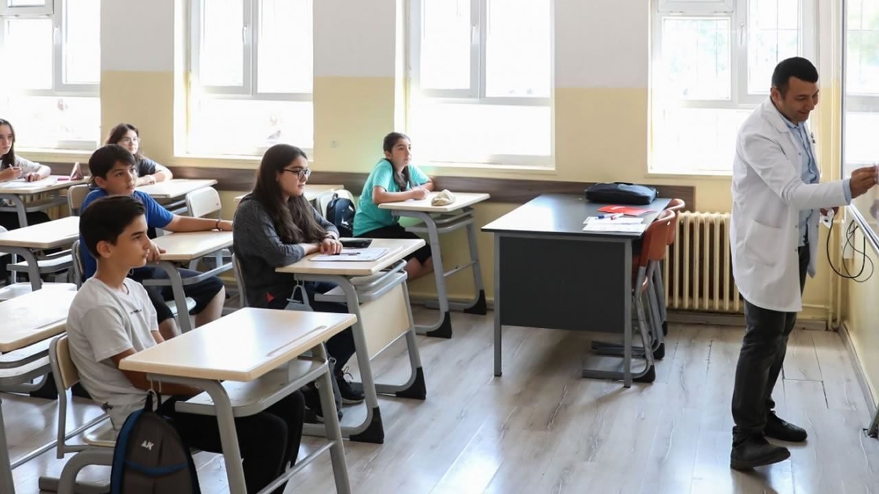 5 Haziran okullar tatil mi? MEB 2026 takvimi resmi tatil günleri