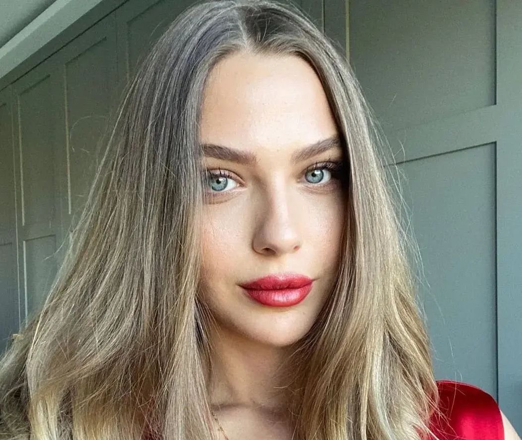 Yasemin Tatlıses