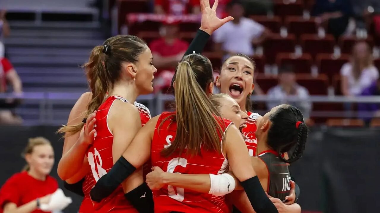 A Milli Kadın Voleybol Takımı Dominik Cumhuriyeti maçı kaç kaç bitti, set sonuçları ne oldu?