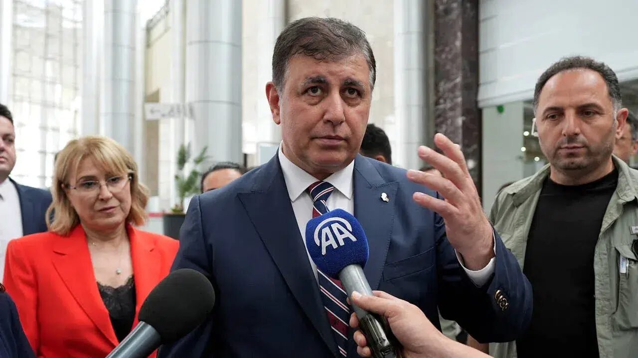 Cemil Tugay CHP’den istifa edecek mi? İzmir Büyükşehir Belediye Başkanı’nın açıklamaları