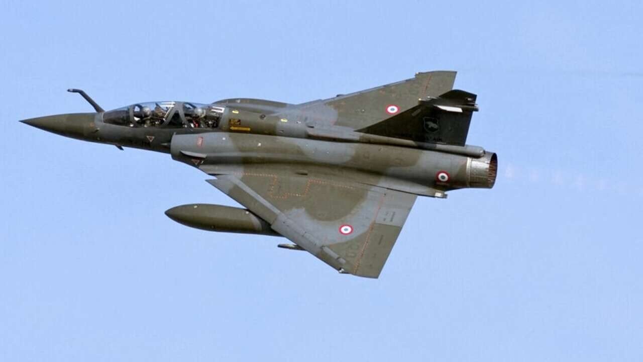Fransa’da Mirage 2000D Rogeville’de düştü, 2 kişiden biri öldü