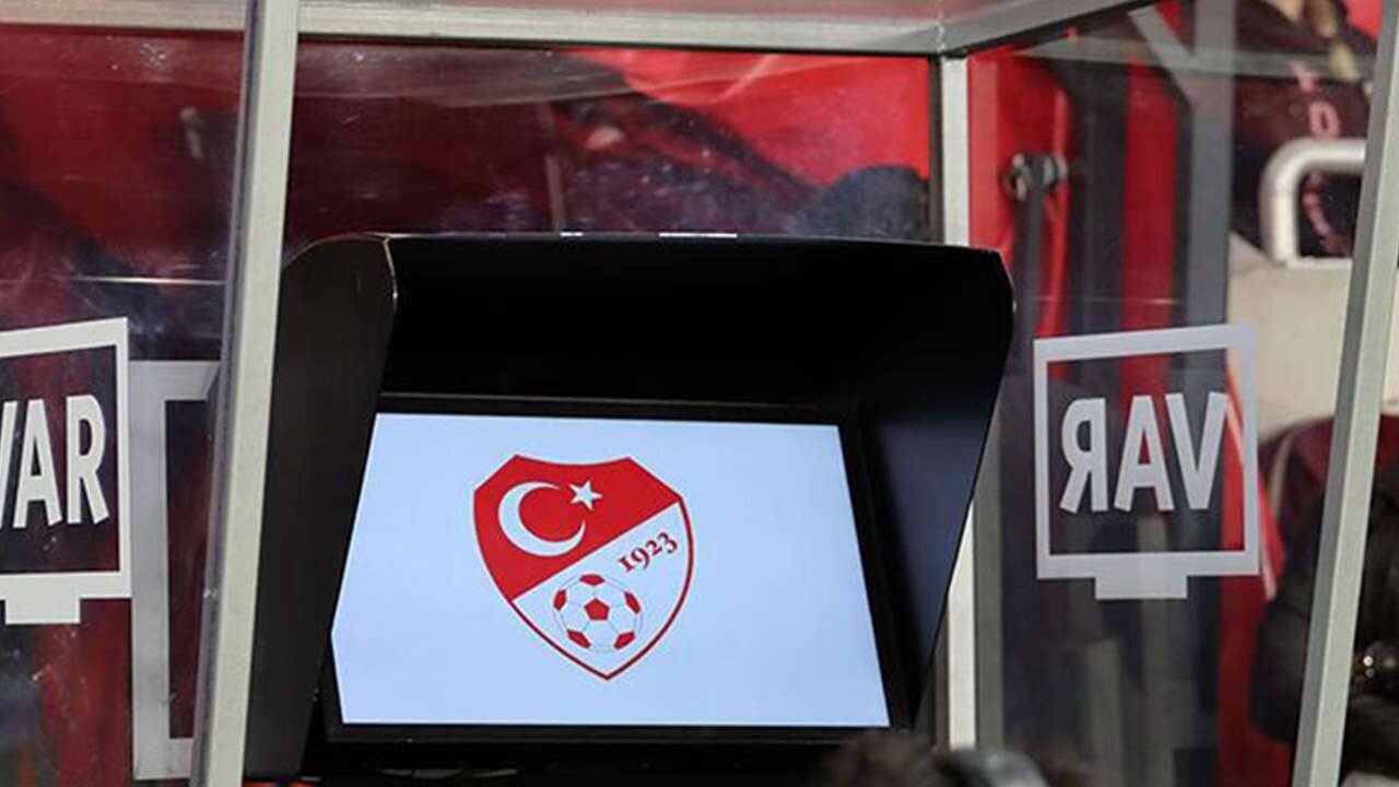 Galatasaray-Fenerbahçe derbisinde VAR hakemi Ali Şansalan oldu