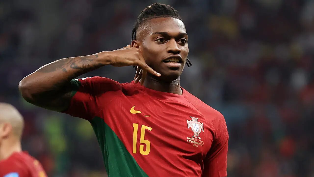 Rafael Leao, 7 numaralı formayı giymeyi istediğini açıkladı