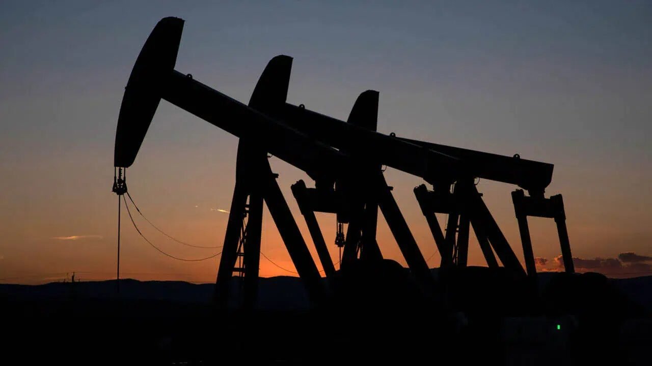Suudi Arabistan saldırıları sonrası petrol fiyatları yükselişe geçti
